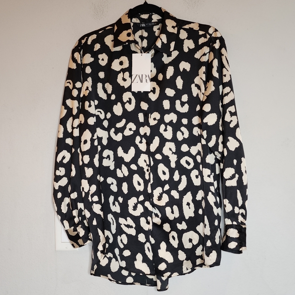 NWT Zara Satin Long Sleeve Button Down Top Leopard Cheetah Black Ivory Small